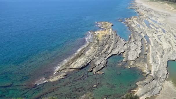 Antalya Turchia Marzo 2019 Formazioni Rocciose Naturali Sulla Spiaggia Koru — Video Stock