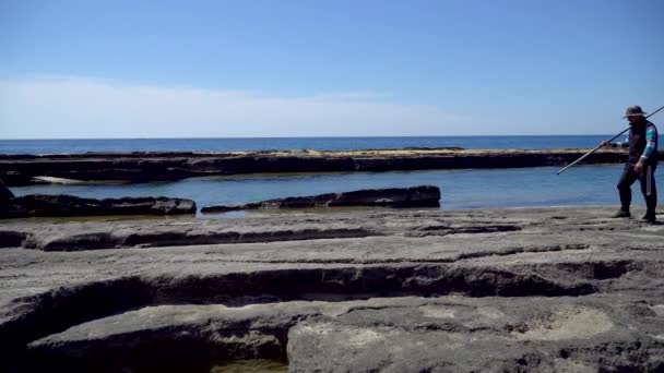 Antalya Turki Maret 2019 Fisherman Natural Rock Formations Koru Beach — Stok Video