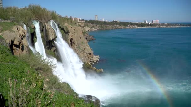 Antalya Turkey March 2019 Waterfall Duden Falling Mediterranean Sea Rainbow — Stock Video