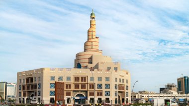 Al Fanar Camii, Spiral Camii takma, Doha, Katar.