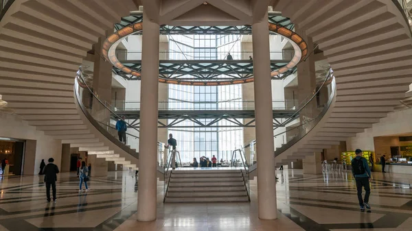 Vue de l'intérieur de l'emblématique bâtiment du Musée d'art islamique à Doha, Qatar — Photo