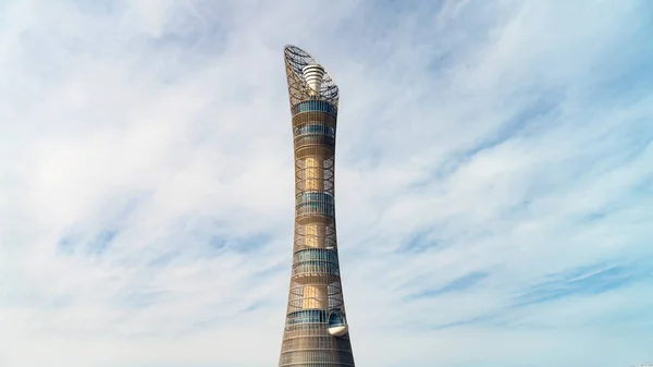 Aspire Tower, med smeknamnet Torch Doha, ligger i Aspire Zone Complex nära Khalifa International Stadium — Stockfoto