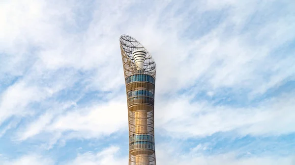 Aspire Tower, med smeknamnet Torch Doha, ligger i Aspire Zone Complex nära Khalifa International Stadium — Stockfoto