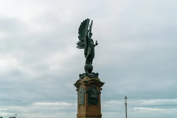 Estátua da Paz, também um memorial a Eduardo VII em Brighton and Hove, Reino Unido — Fotografia de Stock