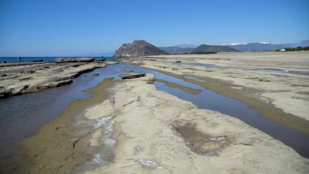 Antalya Turchia Marzo 2019 Formazioni Rocciose Naturali Sulla Spiaggia Koru — Video Stock