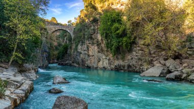 Antalya 'da koprulu Kanyon Milli Parkı 'nda köprü Irmagi Deresi genelinde oluk Köprüsü