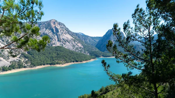 Manavgat rivier bij Oymapinar Antalya, Turkije — Stockfoto