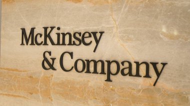 McKinsey ve Company logosu, Istanbul Ofisi girişinde