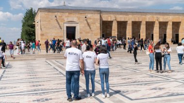 Atatürk'ün Anitkabir Mozolesi'ndeki Türkler, tshirt'lere adını yazmış, Ankara, Türkiye