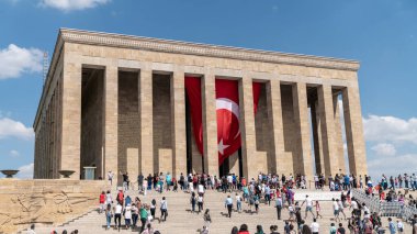 Atatürk Anitkabir Türbesi'ni ziyaret eden kişilerle birlikte, Ankara, Türkiye