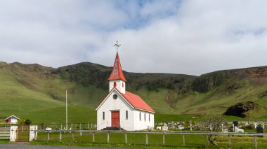Vagar 'ın Faroe Adası' ndaki Sandavagur Kilisesi.