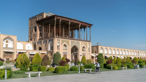 伊朗伊斯法罕Naqsh-e Jahan广场的Aali Qapu宫 — 图库照片