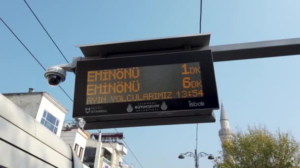 Horaire Tramway Pour Prochain Train Arrivant Sultanahmet Istanbul Turquie — Video