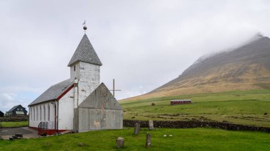 Danimarka 'nın Faroe Adaları, Vidoy Adası' ndaki Vidareidi köyü..