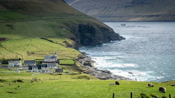 Vidareidi byn, Vidoy ön, Färöarna, Danmark. — Stockfoto