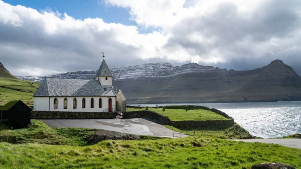 Село Відайді на острові Відой (Фарерські острови, Данія).. — стокове фото