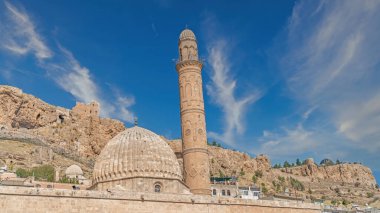 Mardin, Türkiye - Ocak 2020: Mardin 'de tek minareli Büyük Mardin Camisi olarak da bilinen Ulu Cami