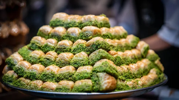 Asortyment Pysznych Tureckich Tradycyjnych Deserów Baklava Kuchni Tureckiej Specjalnie Zrobione — Zdjęcie stockowe