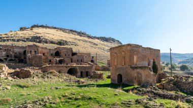 Dereici, Savur, Mardin - Ocak 2020: Savur ilçesi yakınlarındaki terk edilmiş Suriye köyü Killit Dereici, Türkiye 'nin güneydoğusunda