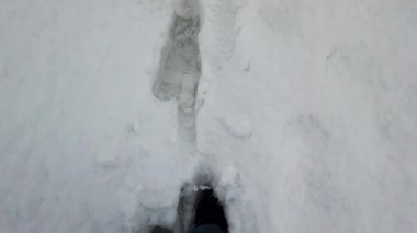 Karda yürüyen adam, Bitlis, Türkiye