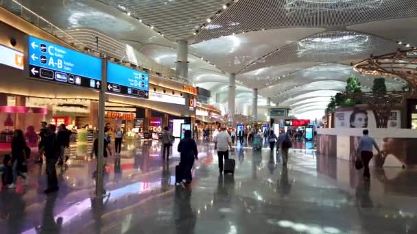 Istanbul Turecko Květen 2019 Interiérový Pohled Nové Istanbulské Letiště Cestujícími — Stock video