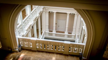 İstanbul, Türkiye - Mayıs 2013: Garanti BBVA 'nın özel bir kütüphane ve sanat müzesi olan Salt Galata' dan iç mekan