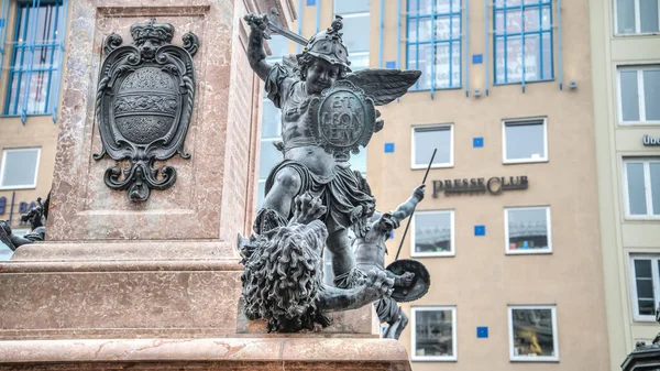 Monaco Baviera Germania Ottobre 2019 Statua Piazza Marienplatz Monaco Baviera — Foto Stock