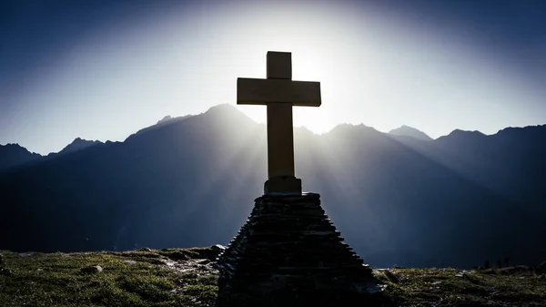 Santa Cruz Santa Trindade Igreja Perto Aldeia Kazbegi Gergeti Geórgia — Fotografia de Stock