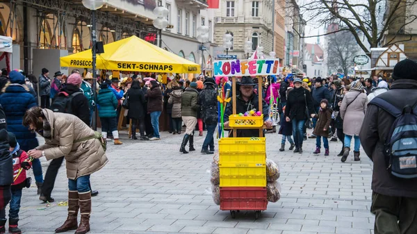 Múnich Alemania Febrero 2015 Gente Viendo Una Actuación Escenario Durante — Foto de Stock