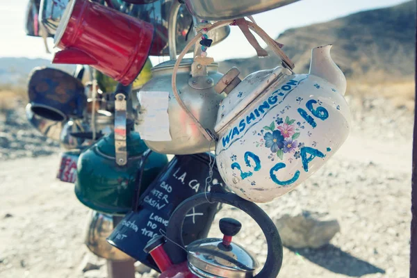 Pentole Teakettle Junction Sulla Strada Racetrack Playa Death Valley National — Foto Stock