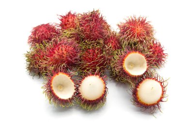 Rambutan tatlı lezzetli meyve beyaz arka planda izole