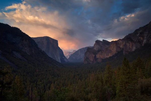 Classic Tunnel View Scenic Yosemite Valley Famous Capitan Half Dome — Fotografia de Stock