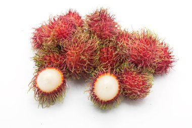Rambutan tatlı lezzetli meyve beyaz arka planda izole
