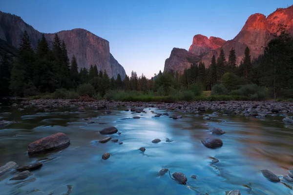 Vue Classique Pittoresque Vallée Yosemite Avec Célèbre Sommet Escalade Capitan — Photo