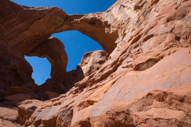 Arches Ulusal Parkı 'nda Çifte Kemer, Utah, ABD