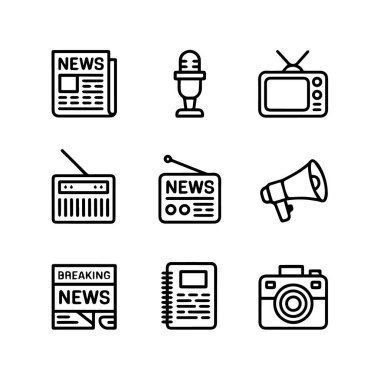 Gazete, mikrofon, televizyon, radyo, megafon, kamera ve dizüstü bilgisayar içeren haber ve medya simgelerinin toplanması, beyaz arka plan teknolojisi arka planında izole edildi