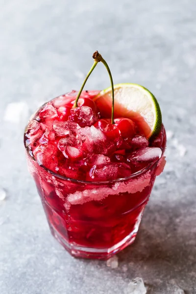 Cóctel Margarita Cereza Con Tequila Lima Sal Zumo Cereza Hielo — Foto de Stock