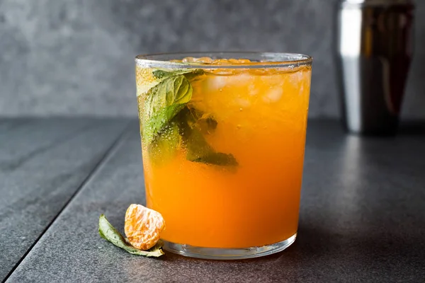 Mandarin Mojito Koktél Menta Levelek Zúzott Jég Mandarin Vagy Clementine — Stock Fotó