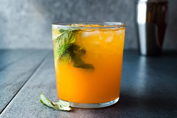 Mandarinenmojito Cocktail Mit Minzblättern Und Crushed Ice Mandarine Oder Clementine — Stockfoto
