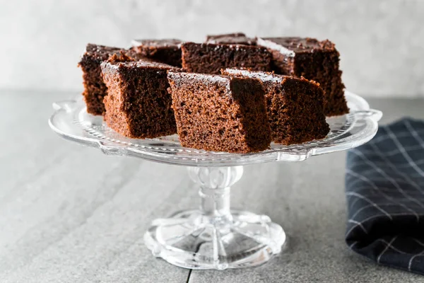 Домашний Влажный Шоколадный Торт Sponge Пирожные Кусочки Винтажном Стеклянном Десертный — стоковое фото