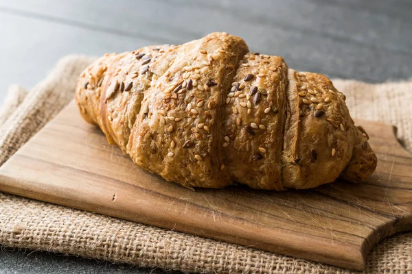 Vollkorn Roggen Croissants Ohne Gluten Mit Kernen Gesunde Backwaren — Stockfoto
