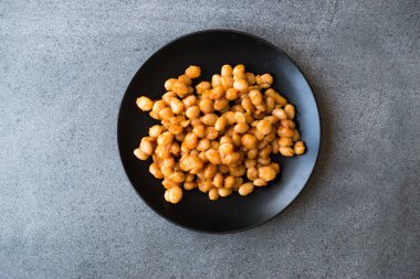 Türk Çayeli pişmiş fasulye ezmesi siyah plaka ile / Kuru Fasulye. Geleneksel organik gıda.