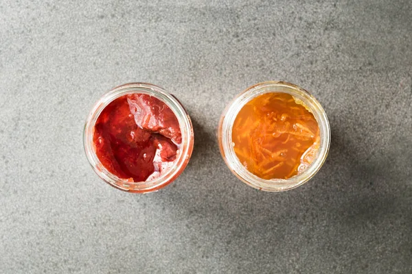Bio Holunderblüten Und Erdbeermarmelade Glas Verschiedene Marmeladen Frühstücksnahrung — Stockfoto