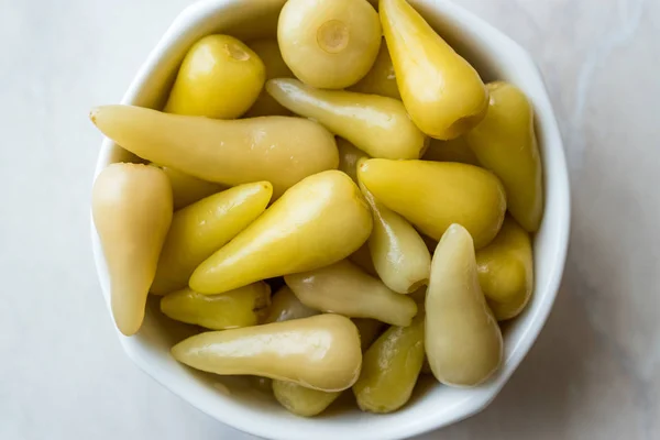 Pickles Poivre Vert Mariné Dans Des Bols Aliments Biologiques Traditionnels — Photo