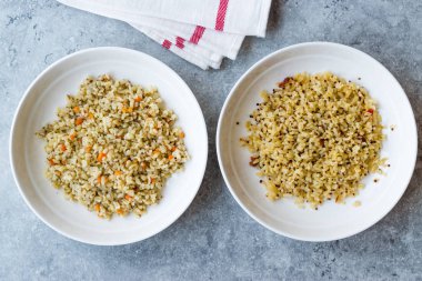 Chia tohum ve Quinoa plaka ile bulgur pirinç pişmiş yemeye hazır. / Pilav veya pilav şenlendirir. Organik gıda.