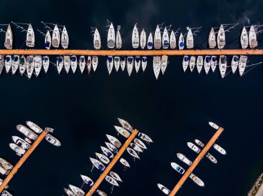 Pendik Marina Istanbul deniz hava dron görünümü. Cityscape.