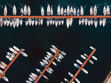 Pendik Marina Istanbul deniz hava dron görünümü. Cityscape.