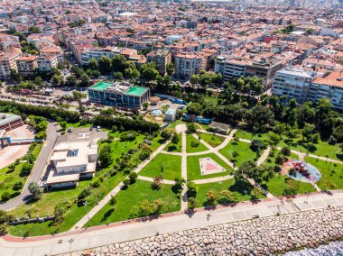 Istanbul kadıköy Meydanı'nın hava dron görünümü. Cityscape