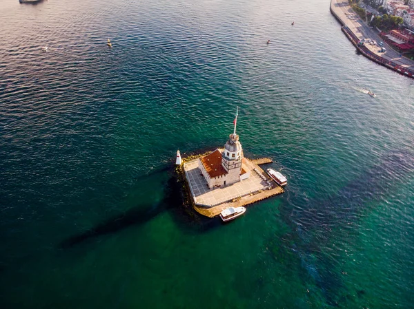 Εναέριο Κηφήνα Άποψη Του Maiden Tower Ουσκουντάρ Κωνσταντινούπολη Kiz Kulesi — Φωτογραφία Αρχείου