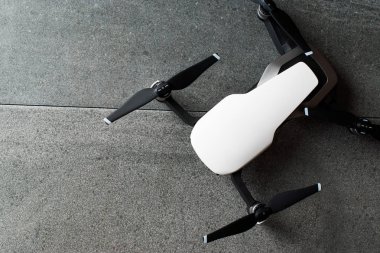 Istanbul, Türkiye - 3 Temmuz 2018: Bir 3-eksenli gimbal ile DJI indeks işlem Mavic hava - kompakt Drone ile 12 Mp 4k Hdr fotoğraf makinesi ile DJI indeks işlem tarafından monte. Kamera ve sensörler görüntüleyin. Teknolojik ekipman.